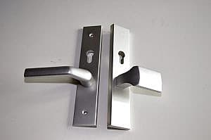 Ami deurkruk set VH garnituur 251-50 COMFORT PC-72 FROTA VD RS Rechts seniore beslag Kruk/duwer  / hart op hart schroefgaten 195mm.  (vh) (garnituur) (kruk) (krukstel) (Klink) (knop klink) (deurgreep) (deurkruk) (deurklink) (deurhendel) (deur hendel) (