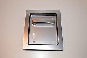 Archi Kwadraat schild/garnituur /  PC72 doornmaat 50mm / breedte= 200mm / lengte= 230mm  kleur EV1 zilver.